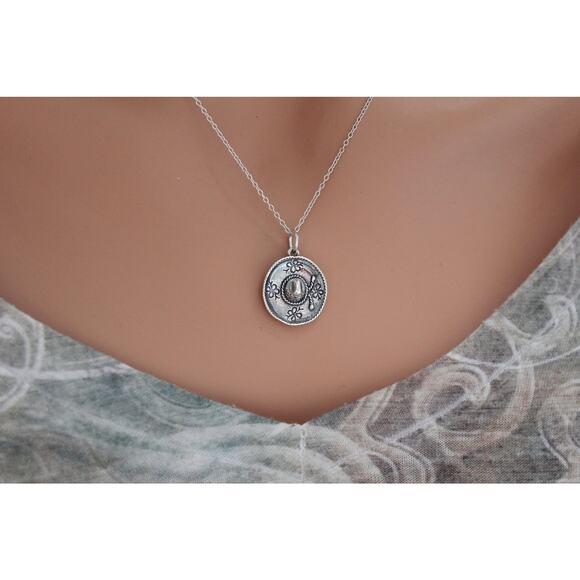 Sterling Silver Sombrero Hat Charm Necklace - Picture 3 of 4